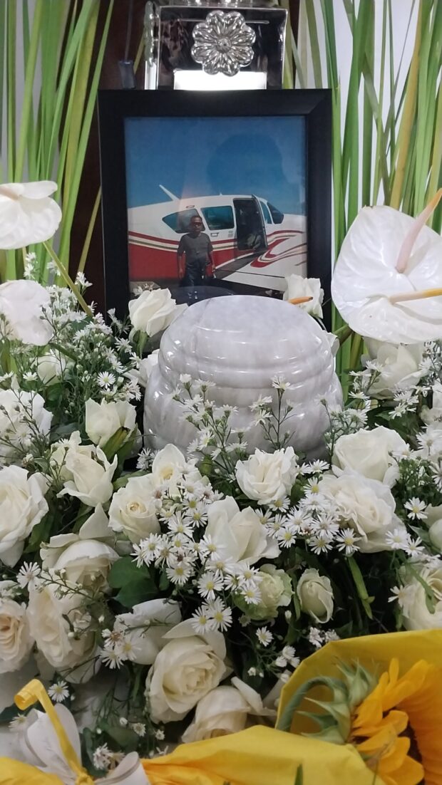 Remains of pilot killed in Isabela plane crash brought home to Nueva Ecija
