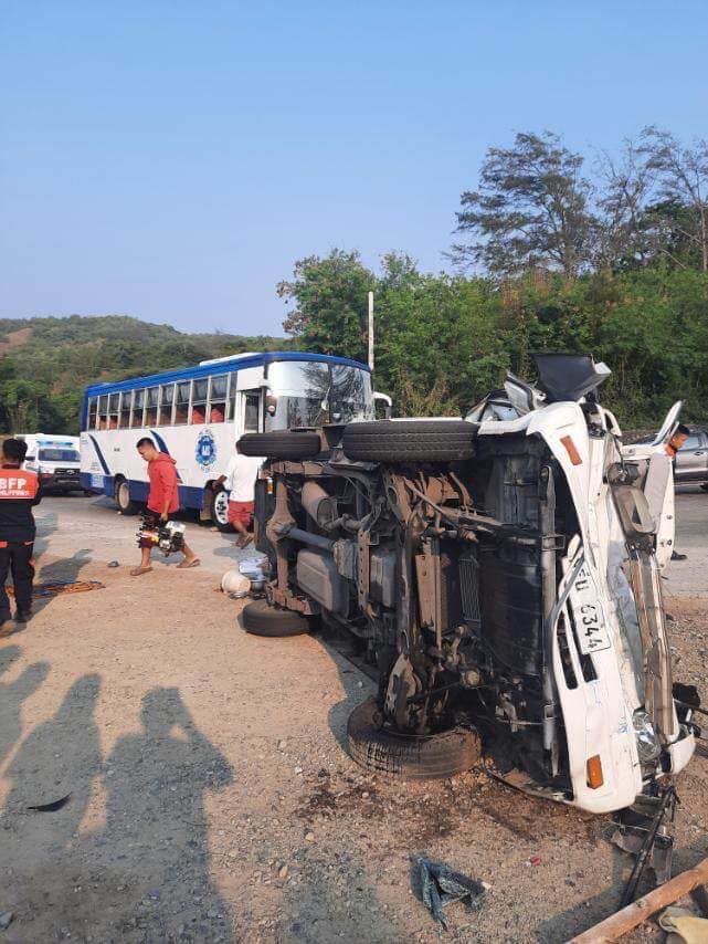 A van and minibus figured in a collision in Bangui town, Ilocos Norte province on Maundy Thursday, April 6. 