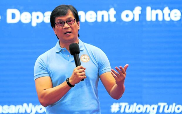 Interior and Local Government Secretary Benjamin Abalos Jr. on Thursday encouraged aspirants in the 2023 barangay and Sangguniang Kabataan elections (BSKE) to submit themselves to drug testing in hopes of strengthening the country's campaign against illegal narcotics. 
