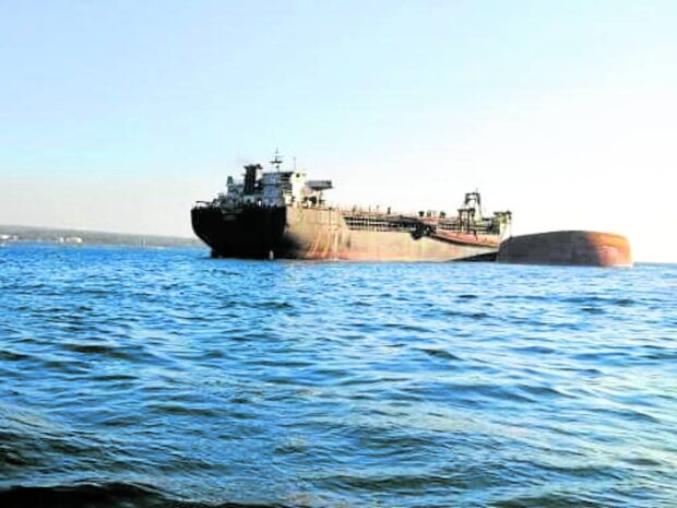 2 dead, 3 missing In tanker-dredger ship collision