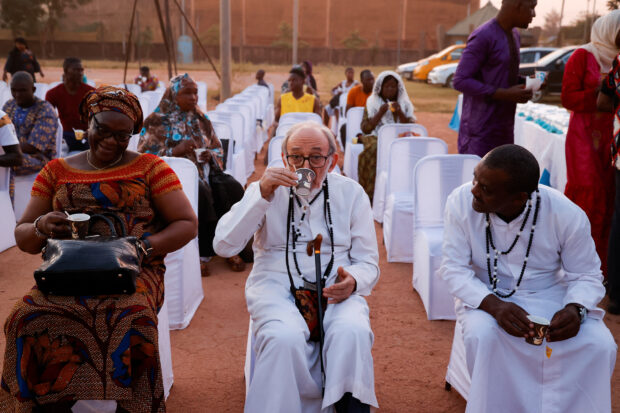 Burkina Faso Muslims and Christians break fast to promote tolerance