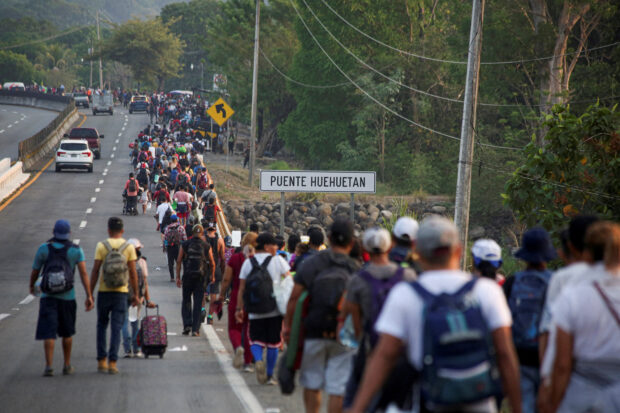 New migrant caravan heads for Mexico City 