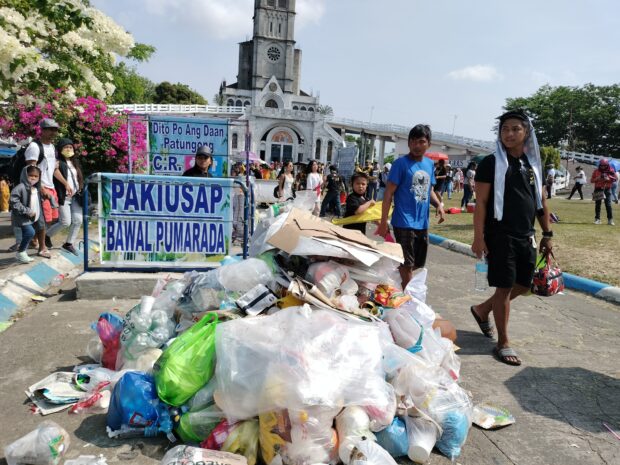 LOOK: Trash piles up at four pilgrimage sites in Metro Manila, nearby provinces