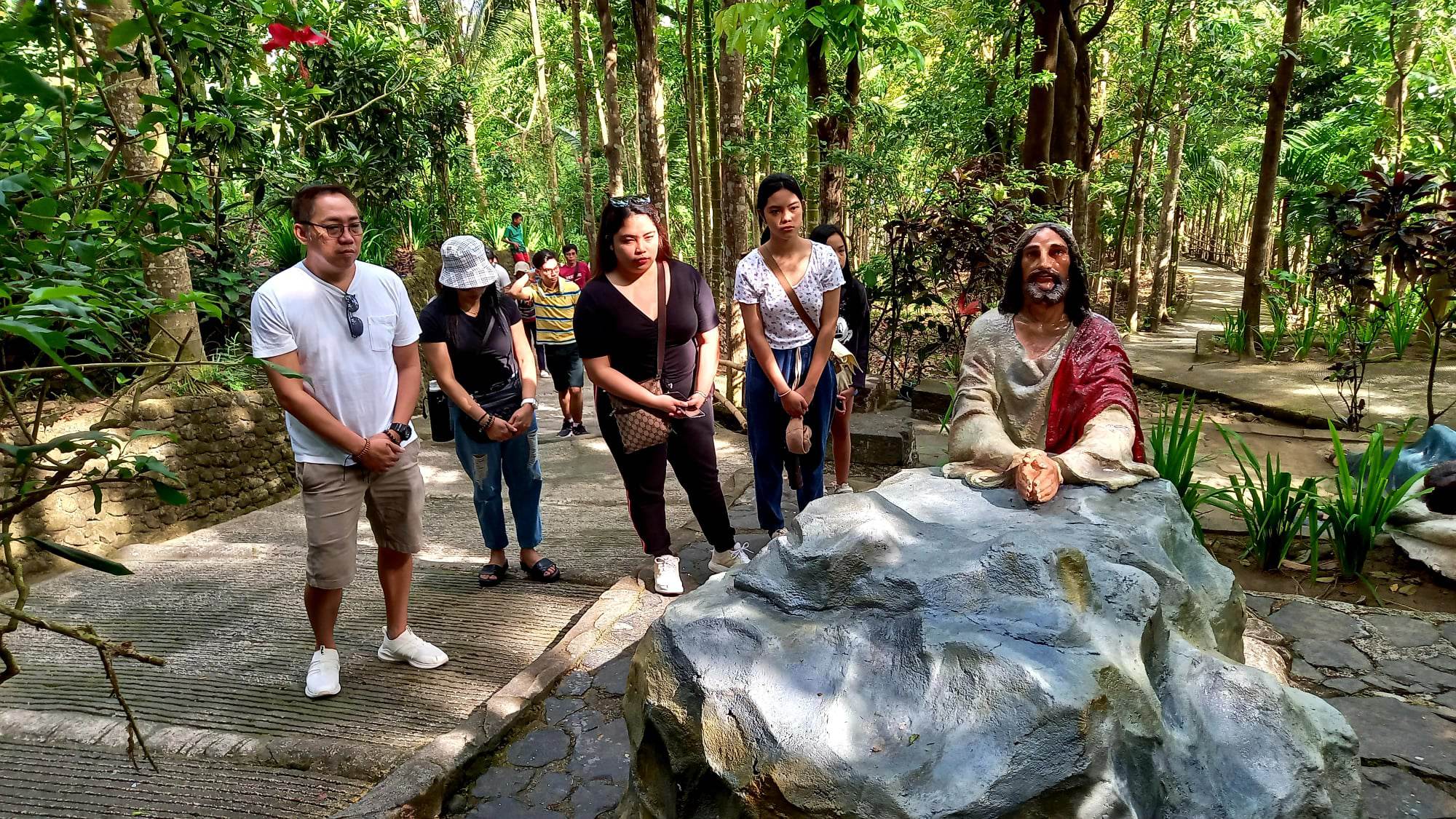 Religious sculptures in Albay seen to draw over 100,000 pilgrims during ...