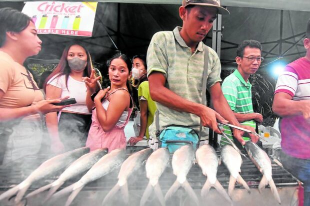 “Bangus” (milkfish) is Dagupan City’s topaquaculture product and is celebrated during the annual Bangus Festival, which also features the street grilling party held on April 30. 