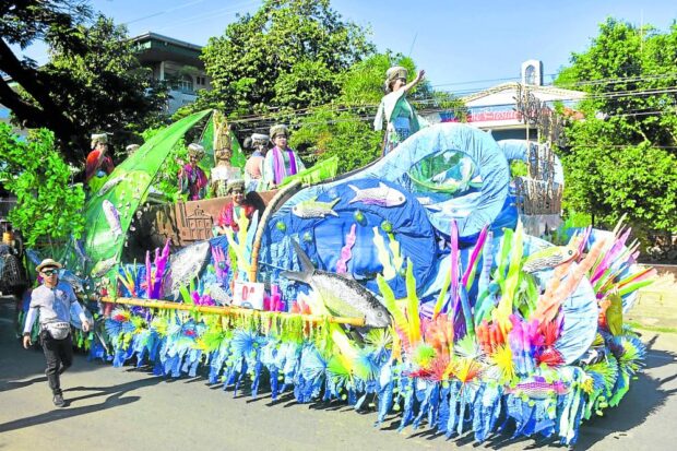 The float of the Women’s Club of Pangasinan, adjudged champion, is among the 28 colorfulfloats that joined the parade on May 1 as part of Pangasinan’s Pista’y Dayat (Sea Festival) celebration.