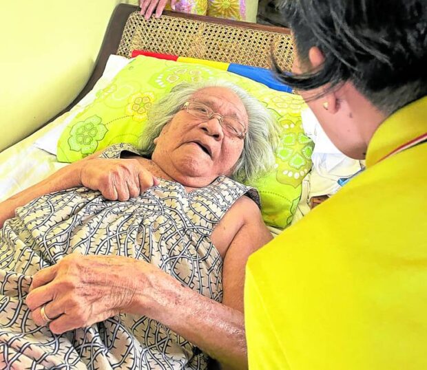 Photographed on March19, Natalia Alonzo, 94, was one the 24 Filipino “comfort women” who fought for their rights at the United Nations. Before she died on May 1, Alonzo said she was happy to hear that the UN favored their appeal for compensation and official apology.