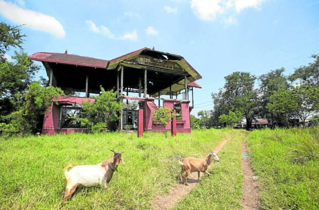 The Ilusorio mansion, also known as “Bahay na Pula” (red house), in San Ildefonso, Bulacan, has been abandoned and left to the elements. But to victims of sexual slaveryduring World War II, the house remains a symbol of abuse and terror that they endured from Japanese soldiers. 