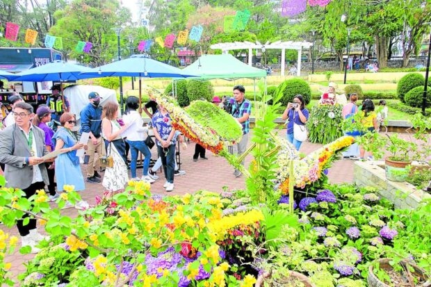 In Baguio, the “Sabsabong ti Mayo” is the city’s version of this event, featuring a unique exhibition combining fashion and an assortment of colorful flowers at Burnham Park’s Rose Garden. STORY: Unique ‘Flores de Mayo’ blossoms in Baguio