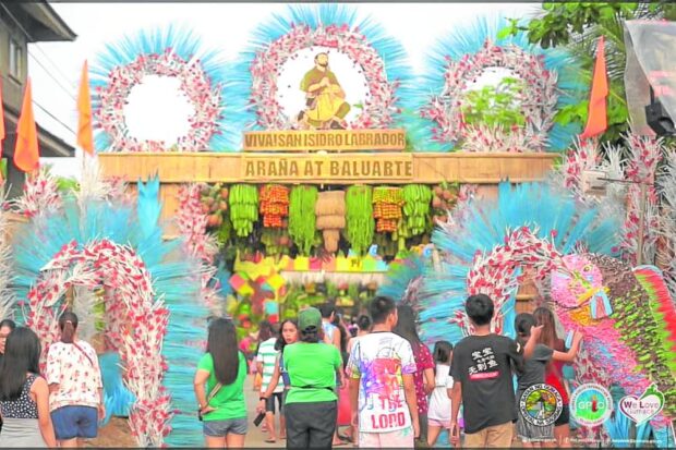 The “Araña at Baluarte” Festival in Gumaca, Quezon, held on Monday is famous for its bamboo-arch chandeliers (“aranya”) filled with vegetables, fruits and other farm products. STORY: Quezon province stages 4 festivals amid rise in COVID cases