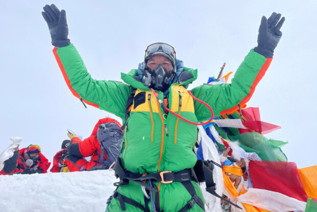 Everest record breaker