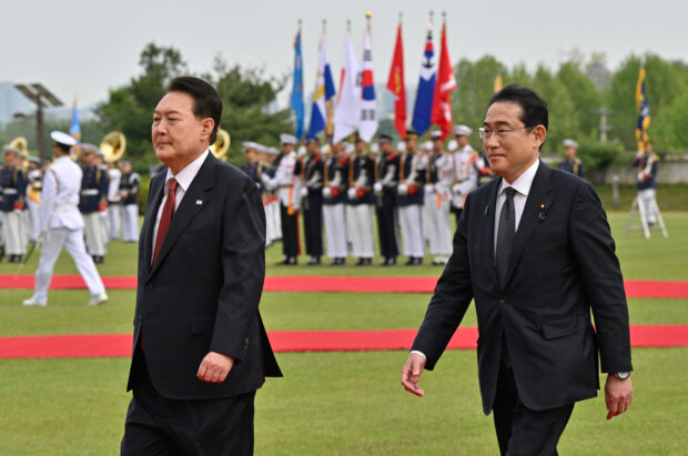 Japan, South Korea seek to deepen cooperation