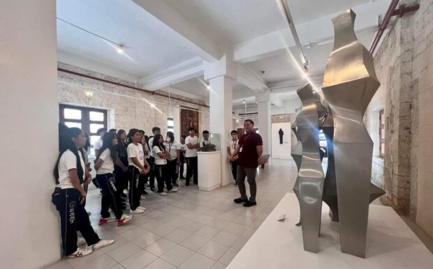 Students marvel at the artistic legacy of Bohol’s cherished National Artist for Sculpture, Napoleon Veloso Abueva, at the National Museum of the Philippines-Bohol. 