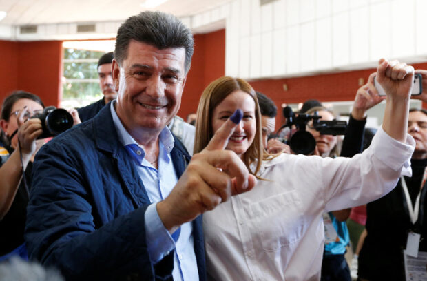 Paraguay's conservatives score big election win