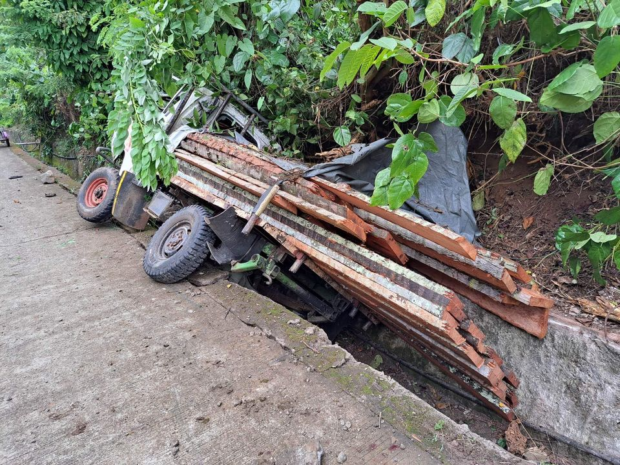 Truck that fell into a ditch in Davao City on Sunday. STORY: 10-month-old baby, 4 adults hurt as truck falls into ditch in Davao City
