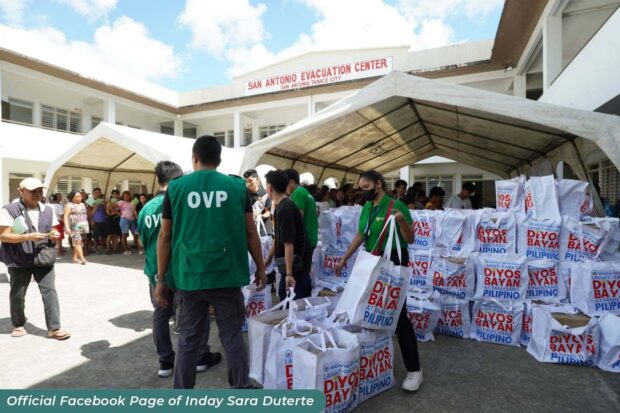 Albay evacuees receive aid from the Office of the Vice President amid Mayon Volcano’s unrest. Photo from the Facebook Page of Vice President Sara Duterte.  