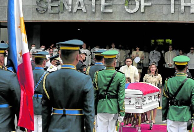 DEDICATED PUBLIC SERVANT The casket bearing the remains of former Sen. Rodolfo Biazon arrives on Monday at the Senate, where his former colleagues in the upper chamber honored him for his contribution in crafting laws that benefited Filipinos. —RICHARD A. REYES