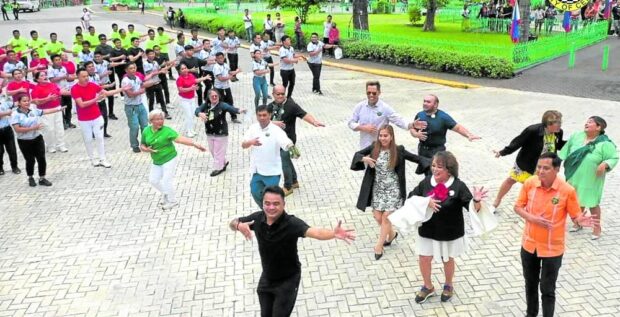 There will soon be dancing tax collectors in Cebu with the local government coming up with a new program to optimize revenue collection and help the city reach its P50-billion budget allocation this year by reminding delinquent taxpayers of their obligation through dances.