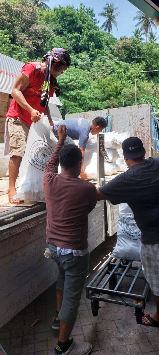 Around 1,420 relief packs have been released each to Albay’s 1st and 2nd Districts, while a similar number of relief packs are being readied for the 3rd District. | PHOTO: Office of Speaker Ferdinand Martin Romualdez
