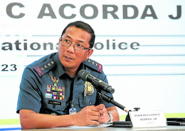 PNP chief tells extortionist Manila cops to surrender.