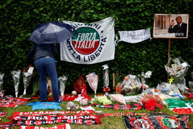 Berlusconi fans pay tribute to late leader