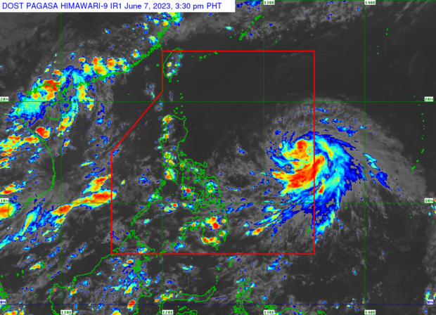 Tropical storm Chedeng (International name: Guchol) has picked up strength while heading west-northwestward over the Philippine Sea on Wednesday afternoon, said the state weather bureau. 