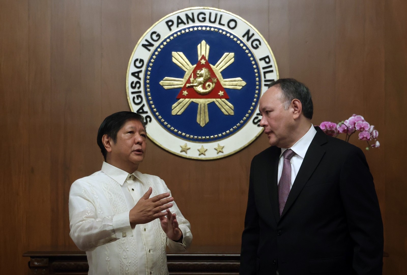 Marcos disproves gossips Teodoro quit as DND chief