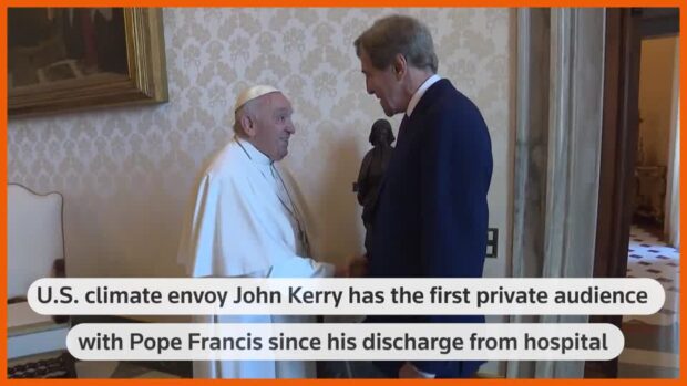 Kerry meets Pope Francis 