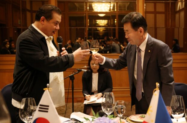 House Speaker Martin Romualdez toasts with South Korean counterpart Speaker of the National Assembly Kim Jin-pyo during the ASEAN-Korea Leaders Forum in Jeju Island, South Korea on Thursday, June 2, 2023. Photo from House of Representatives Media Affairs.