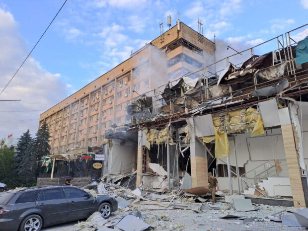Russian missile hits restaurant in Ukraine's Kramatorsk