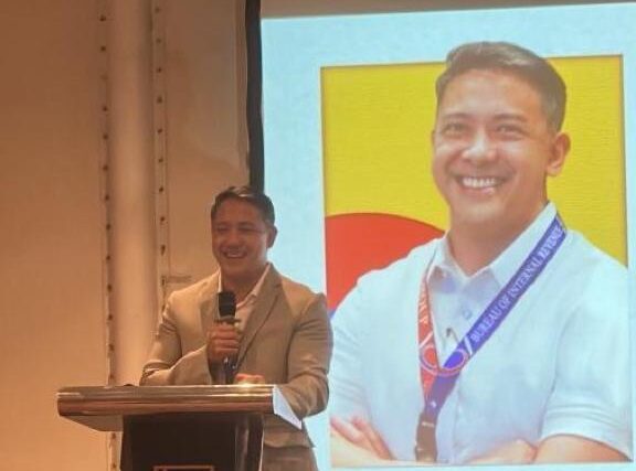 Bureau of Internal Revenue (BIR) Commissioner Romeo D. Lumagui Jr. has been awarded for his commitment to good governance by the Kaya Natin! Movement for Good Governance and Ethical Leadership.