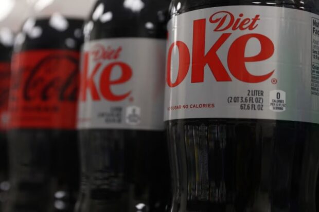 Diet Coke is seen on display at a store in New York City, U.S., June 28, 2023. REUTERS/Shannon Stapleton aspartame sweetener carcinogen