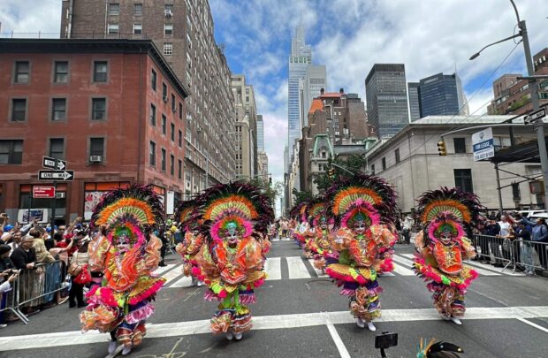 Thousands of New Yorkers and Filipinos cheered as MassKara Festival performers from this city danced their way down Madison Avenue in New York City during the 125th Philippine Independence Day Parade on Sunday, June 4.