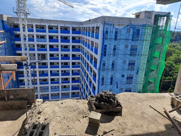 2 construction workers fall to their deaths from Davao condo.