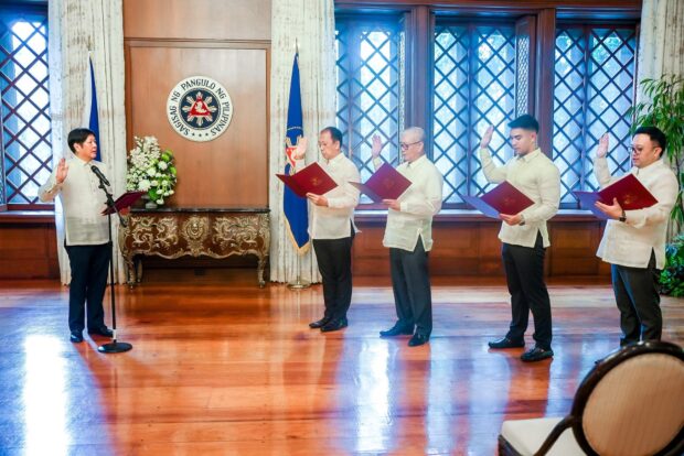 President Ferdinand Marcos Jr. on Monday swore in Eli Remolona as the new Governor of the Bangko Sentral ng Pilipinas (BSP), while Carlito Galvez Jr. was also sworn is as Presidential Adviser on Peace, Reconciliation and Unity. 