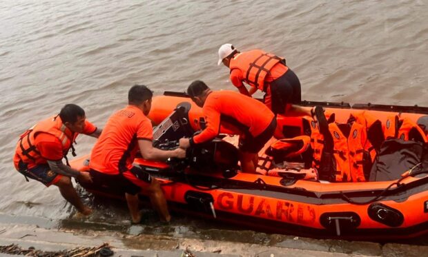 4 PCG members in Cagayan rescue ops missing after boat overturns