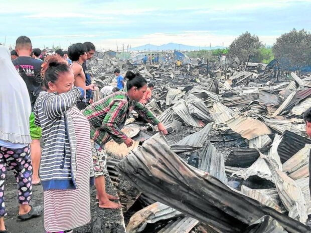 Zamboanga City fire displaces over 1,400 residents