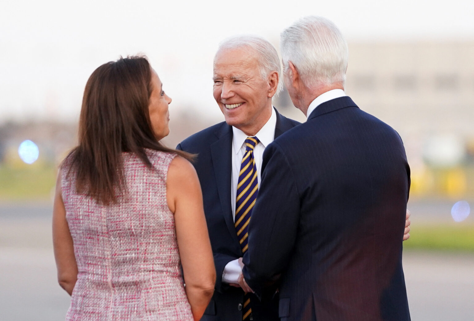 biden-arrives-in-helsinki-to-welcome-russian-neighbor-finland-to-nato