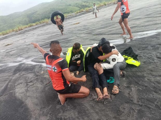 8 teachers stranded while crossing raging river in Zambales rescued