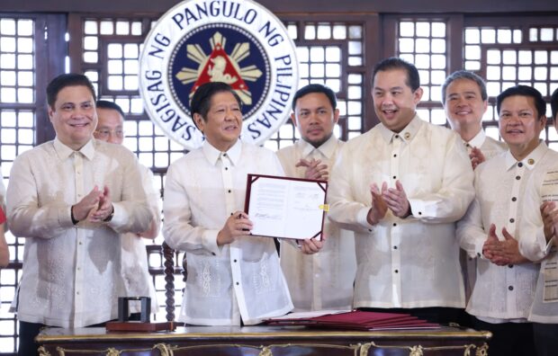Various lawmakers from the House of Representatives lauded President Ferdinand Marcos Jr.’s enactment of the Maharlika Investment Fund (MIF) bill, as it would provide the Philippines a great fiscal space to implement projects.