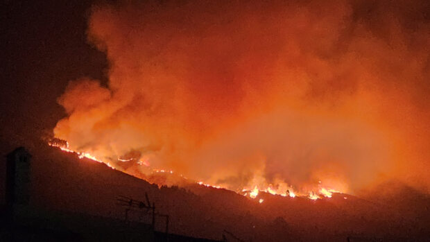 Los incendios forestales en Tenerife se extienden por el norte de la isla
