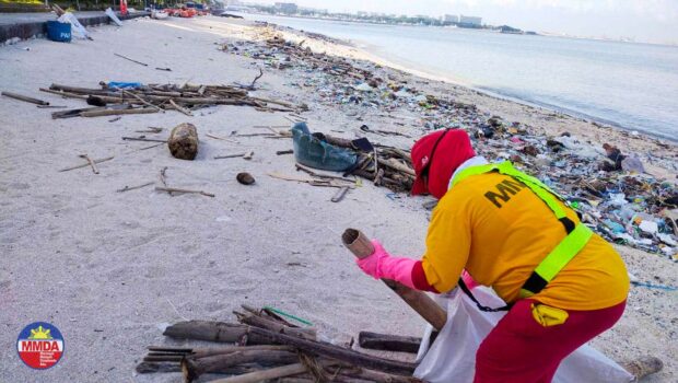 Around 138 tons of garbage were collected during the cleanup operations in Manila Bay from July 1 to August 5, said the Metropolitan Manila Development Authority (MMDA) on Thursday.