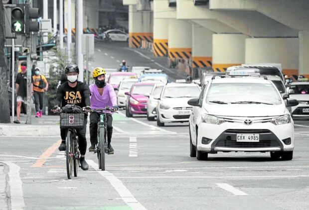 MMDA eyes conversion of bike lanes to shared lanes