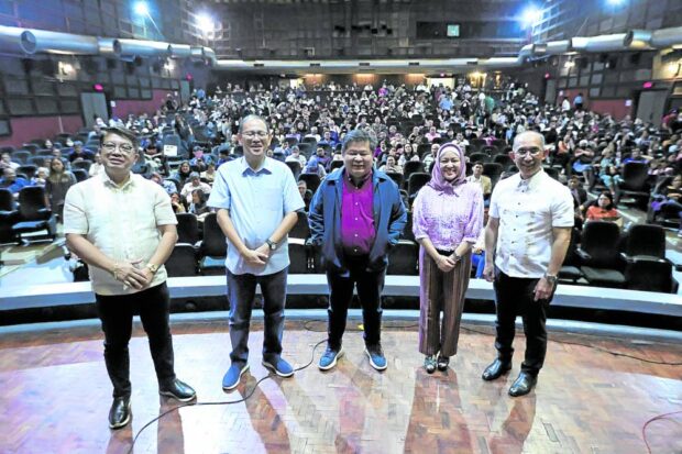 A new campaign to promote good governance and stamp out corruption in local governments was launched on Aug. 24 with an assembly of dozens of mayors at the UP Film Center on the Diliman campus led by its prime movers that included (L-R) Kauswagan Mayor Rommel Arnado, Marikina City Mayor Marcy Teodoro, Dumaguete City Mayor Ipe Remollo, Isabela de Basilan Mayor Sitti Hataman and Baguio City Mayor Benjamin Magalong.