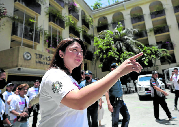 In line with the Brigada Eskwela, Taguig City Mayor Lani Cayetano visits the Tibagan Elementary School ,which was formerly part of Makati, now belongs to Taguig City.