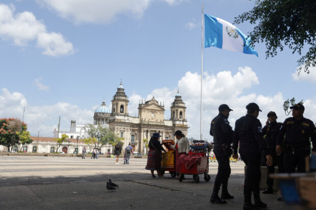 Guatemalans vote for president 