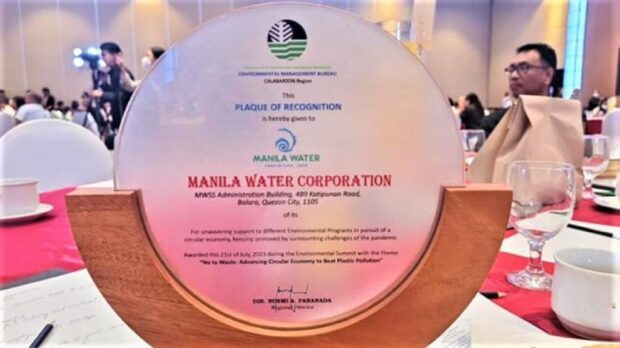 In photo: Manila Water Non-East Zone Regional Operations Group Director for VisMin and Estate Water Robbie Vasquez and Estate Water’s Regulatory Planning and Compliance Manager Jun Principe receiving recognition on behalf of Manila Water Philippines Ventures for its active support to the Department of Environment and Natural Resources’ initiatives in implementing the Republic Act 9003 or the Ecological Solid Waste Management Act of 2000.