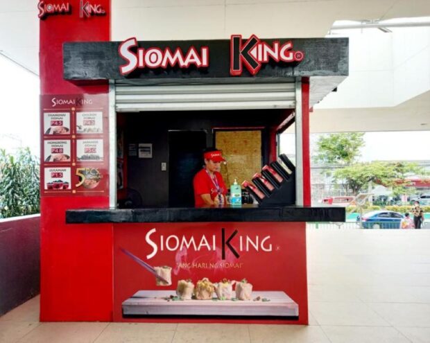 A mother-son partnership paved the way for the opening of the very first Siomai King food kiosk at SM City Cebu.