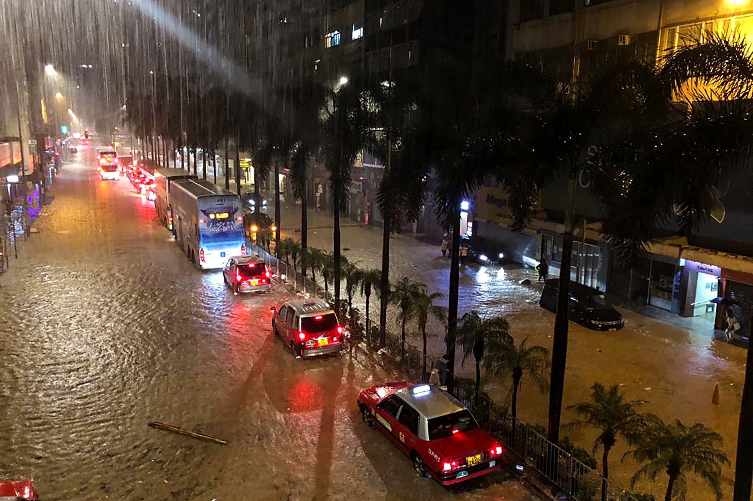 Hong Kong hit with heavy rain, flooding days after typhoon | Inquirer News