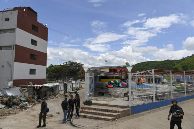 Venezuela offers a peek at prison run by gang
